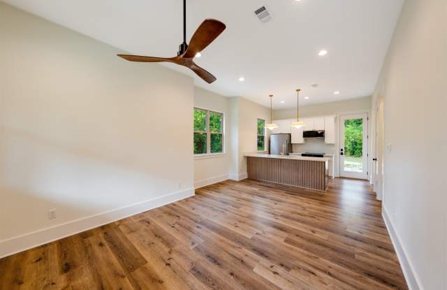 637 E Seaboard Street unit: 2