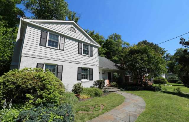 Beautifully maintained 4 bedroom, 2.5 bath Colonial!