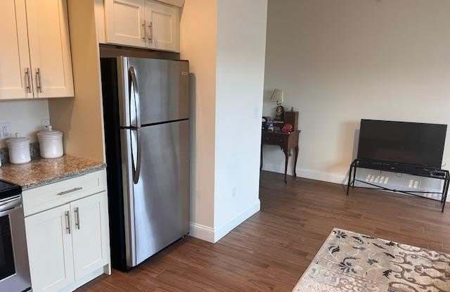 333 W Montauk Highway