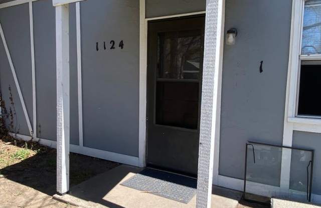 1124 S Glenn St Unit 2