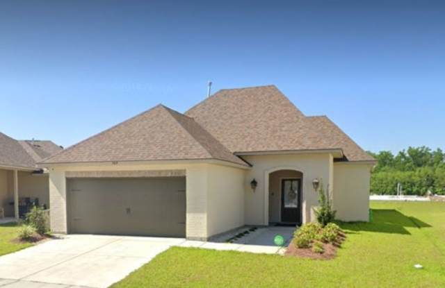 369 Lake Breeze Dr - 369 Lake Breeze Dr, Baton Rouge, LA 70820