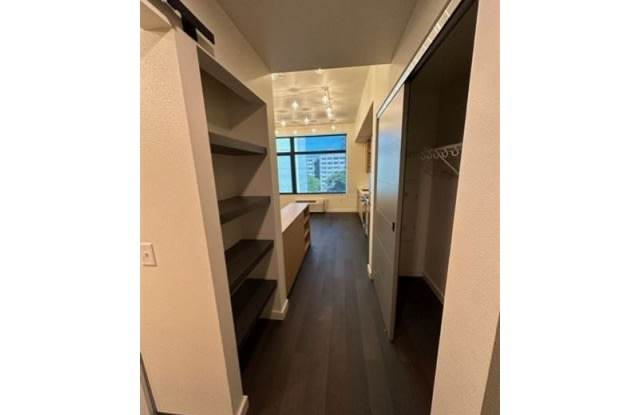 1030 Ferry St Unit D20