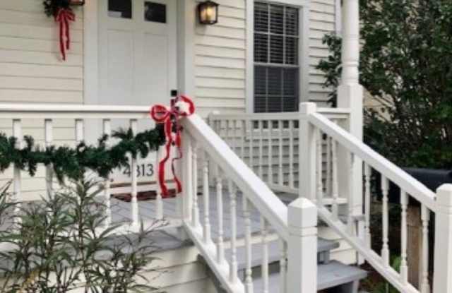 Photo of Iconic.... Capital Heights Cottage