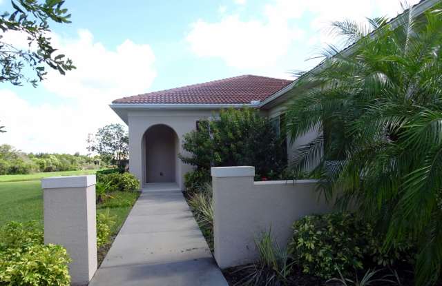 Annual or Seasonal 3/2 SFH in GATED GOLF COMMUNITY - NOKOMIS