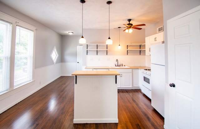 Large 3 Bedroom in Dahlman