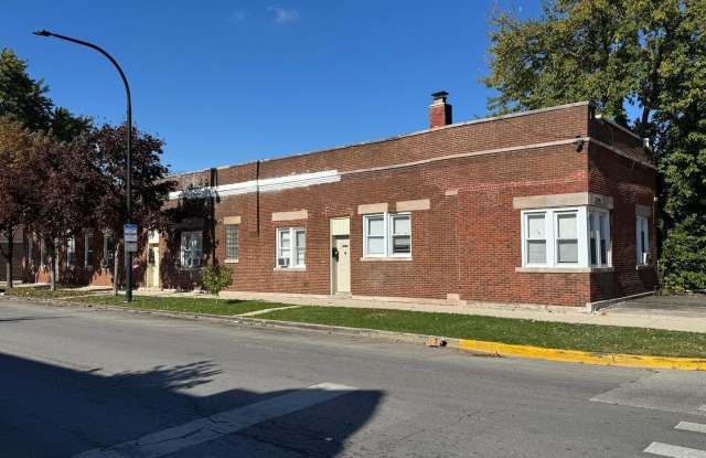 Photo of 2344 S 58th Avenue unit: 2