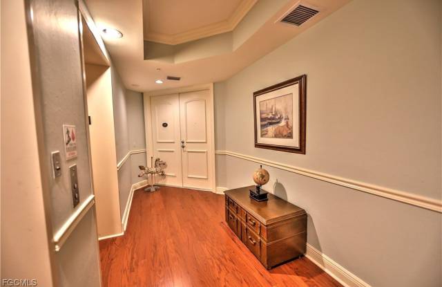 2104 W First Street unit: 704