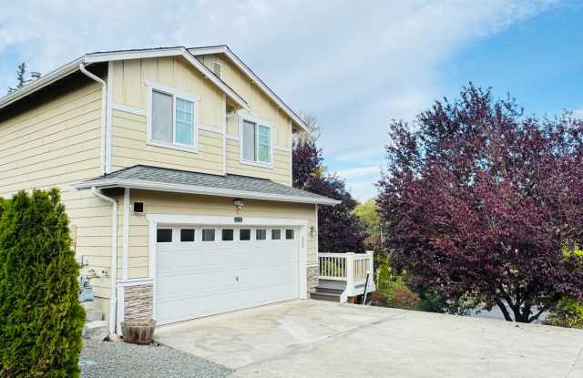 Photo of 3 Bed, 2.5 Bath PLUS Bonus Room
