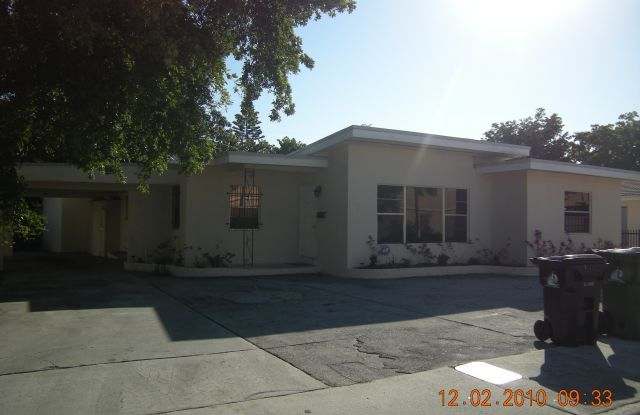 Great location on E Sunrise blvd cross street from Publix !!!!