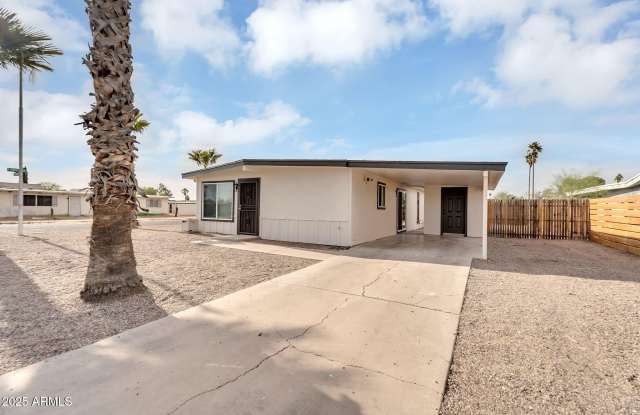 Photo of 800 E MELROSE Drive