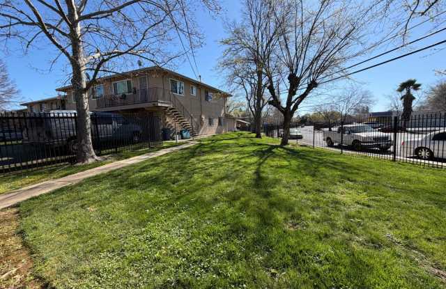 2 bedroom 1 bath 2044 Benita Dr Unit #4 in Rancho Cordova, 95670