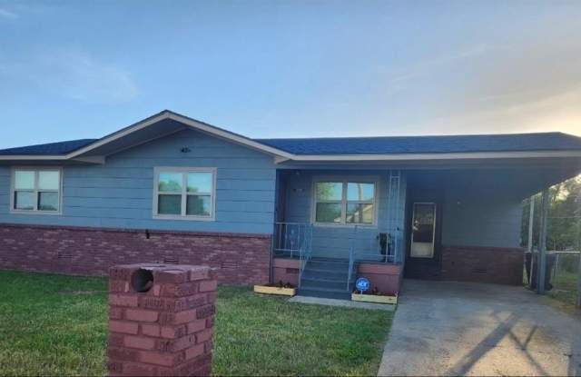 Photo of 2421 N Prospect Avenue