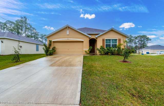 392 Ocarina Street SW