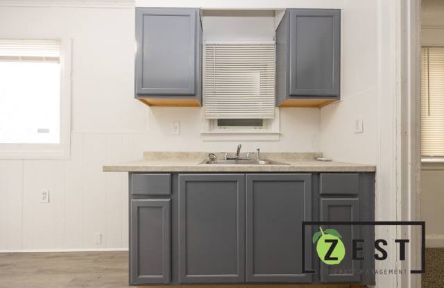 Photo of OPEN HOUSE- 12/23! 4PM-4:30PM! Beautiful 3 BED 1 BATH!