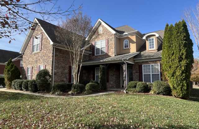 Stunning 6 Bedroom home in South Charlotte near Providence Rd.