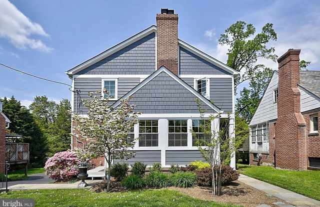 507 PERSHING DR