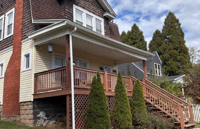 Single Family Home located within Minutes of both Hospitals. - 3 Bedrooms, 1 Bathroom and 1 Car Garage. Available 8/5/2026
