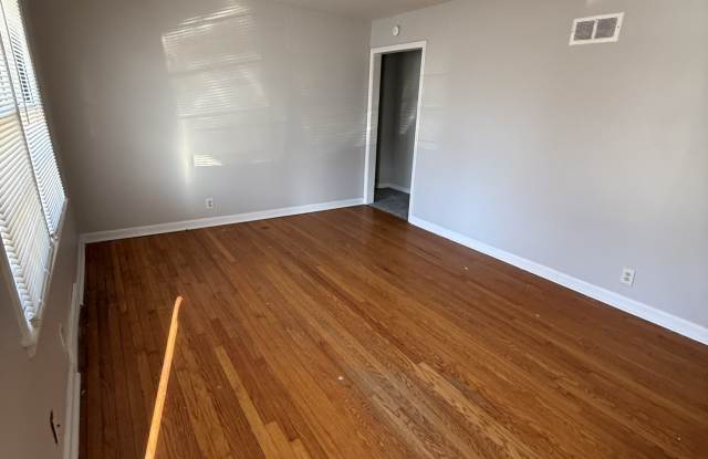 4550/4552 Georgia Ave - 4550