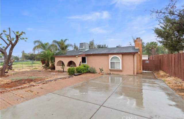 28595 Avenida Gaviota
