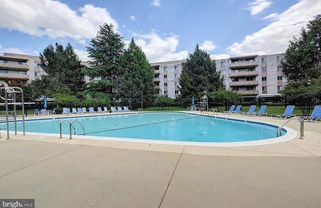 Photo of 7501 DEMOCRACY Boulevard unit: B-432