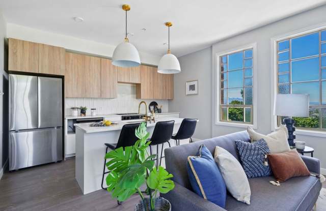 Welcome to The Burton! This beautifully renovated former meeting house is located at the foot of Presidents' Circle.