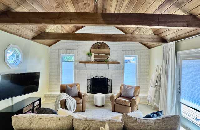 Photo of 425 Spivak Dr