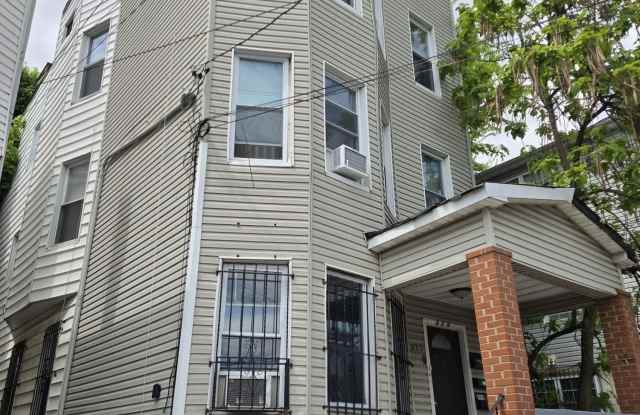 475 S 19TH ST