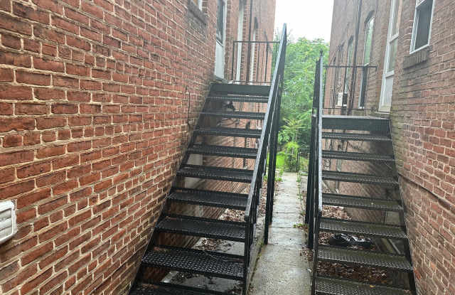 4227 EUCLID Avenue unit: B