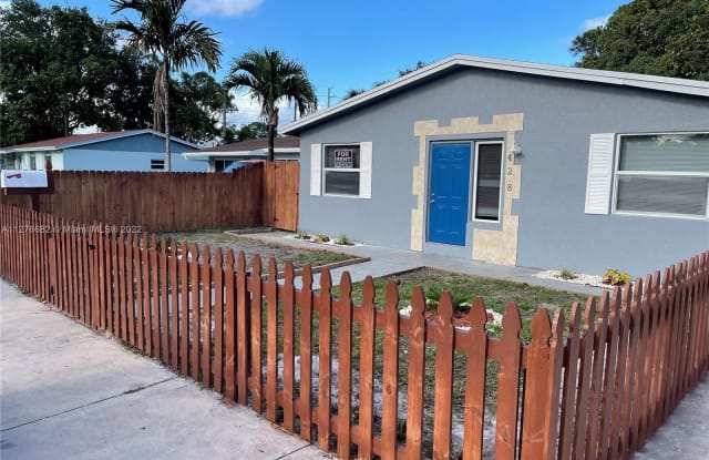 428 NW 16th Ave - 428 Northwest 16th Avenue, Fort Lauderdale, FL 33311