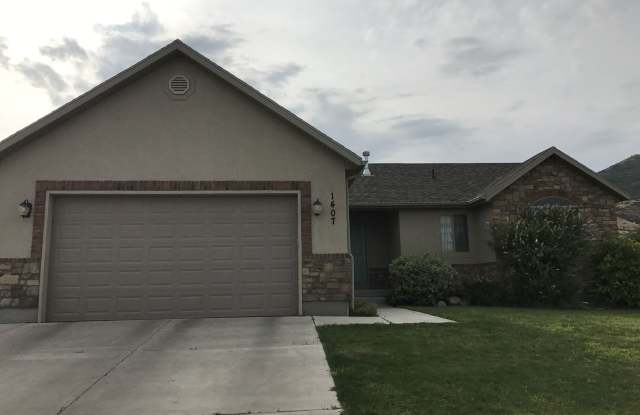 1407 S Riley Dr - 1407 Riley Drive, Payson, UT 84651