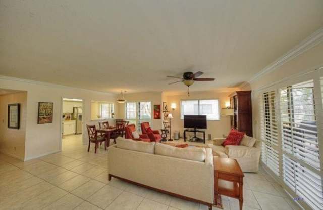 479 Brackenwood Lane N