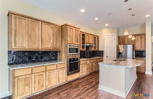 462 Stagecoach Trail