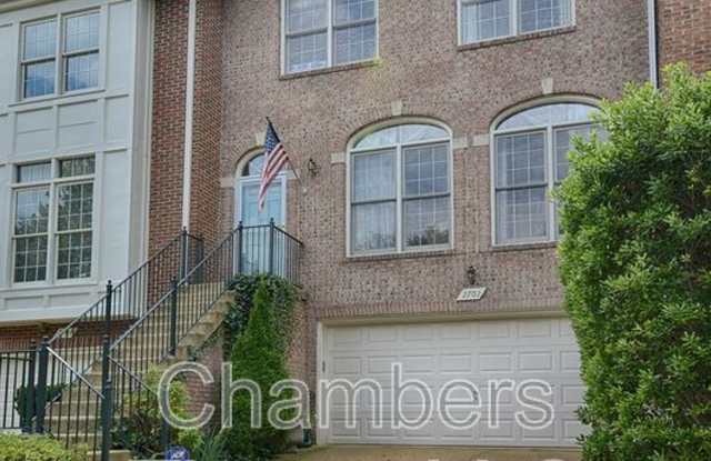 2702 Pembsly Dr.