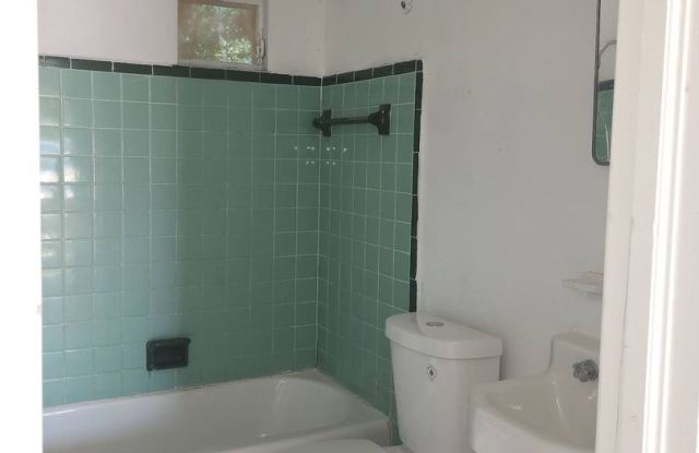 Efficiency Apartment 1Br/1Ba