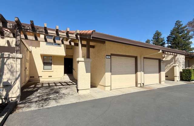 3 Bedroom Condo in the Highly Desirable Fountain Grove 55+ Gated Community North Napa