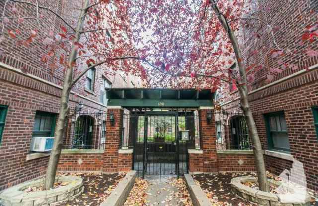 Photo of 638 West Arlington Pl.