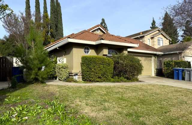 Photo of Adorbs 3/2 available NOW!!!