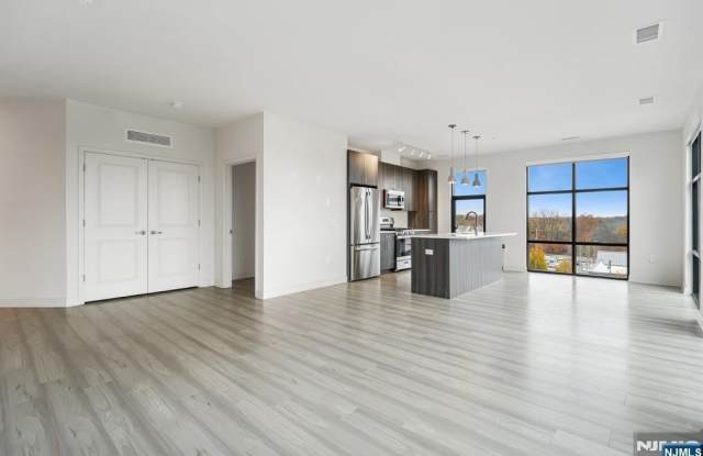 300 Market Street 422