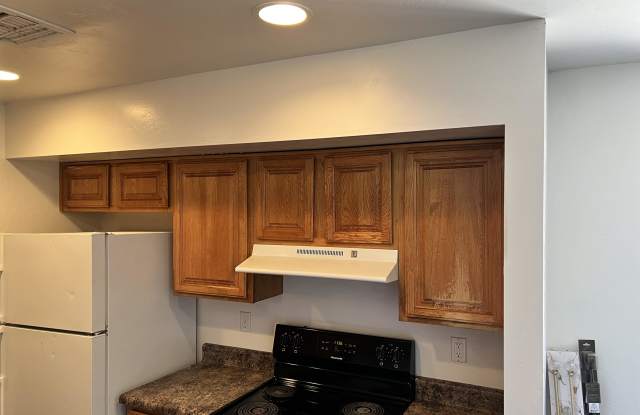 1310 North Catalina Avenue - 2