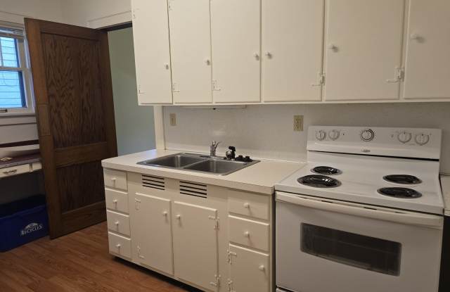 Photo of 713 12th Avenue North - 1