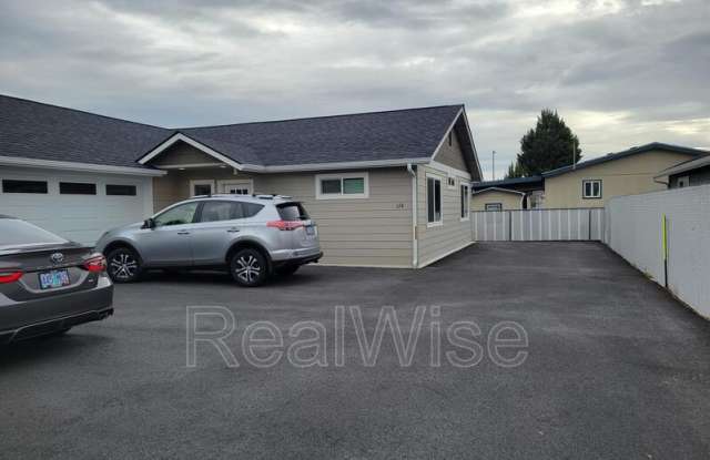 124 SW Jenn Way