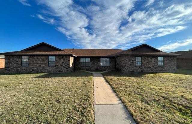 402 N Nolan River Road - 402 North Nolan River Road, Cleburne, TX 76033