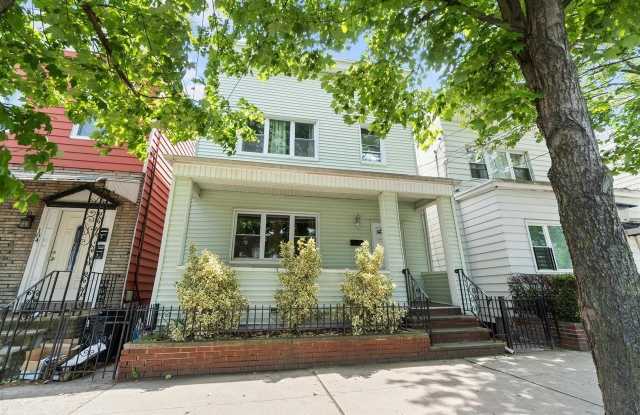 Photo of 182 AVENUE F