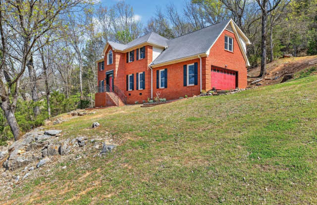 Spacious 4BR Home in SE Huntsville | Nearly 3,000 Sq Ft | Pet Friendly | Lawn & Pest Control Included