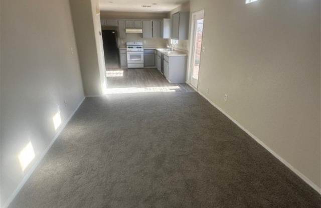 2262 Diamond Pointe Street