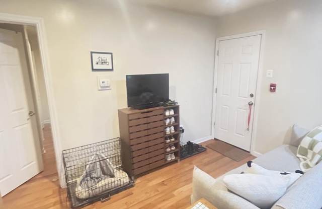 1710 W GIRARD Avenue unit: 1R