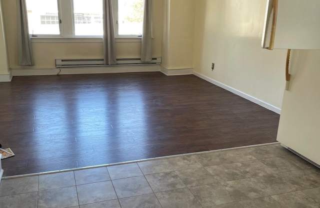 Photo of 7 S YORK Road