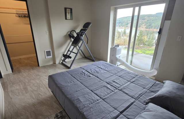 6308 Lake Pointe Way