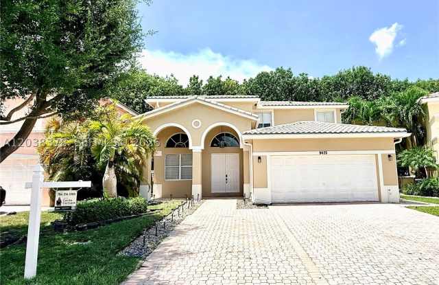 9425 NW 47th Ter