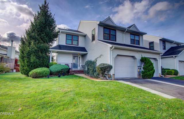 Photo of 141 Chestnut Way unit: 14-1